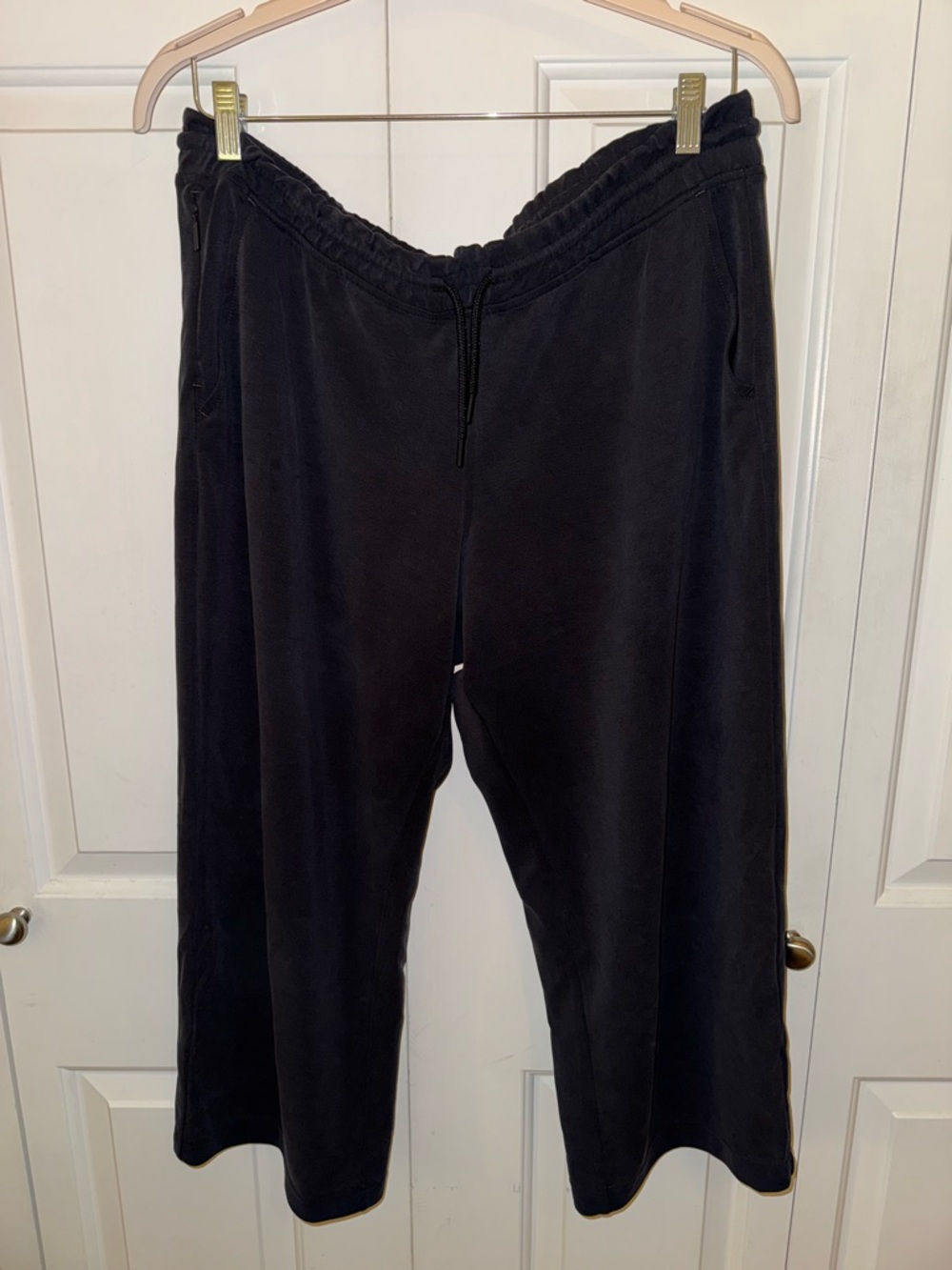 Athleta Charcoal Seasoft Midrise Straight Cropped Pant